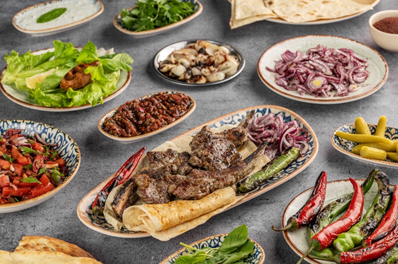 adana tablacı sokak lezzetleri ana yemek